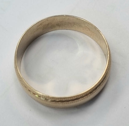 9ct Gold Ring  R