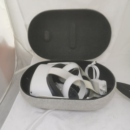 Oculus Meta Quest 2 VR Headset (With Controllers) - 256.GB ** Unboxed ** comes with carry case