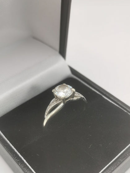 (375 9ct Hallmarked&Tested), 1.8g White Gold Ring, Size Q