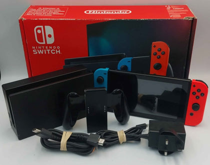 Nintendo Switch console 32GB Boxed with joy-cons and dock (lose joy-cons and scratch on screen)