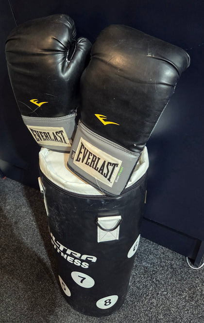 EVERLAST BLOVES AND BAG