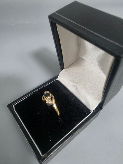 9CT Gold Ring With Black Stone 1.7G HM SIZE N