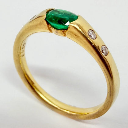18ct yellow gold green & diamond K 1/2