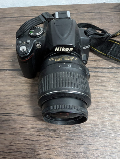 Near Mint Nikon D3000 10.2mp +af-s 18-55mm F/3.5-5.6g Vr