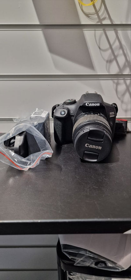 Canon EOS 2000D Black + 18-55mm III