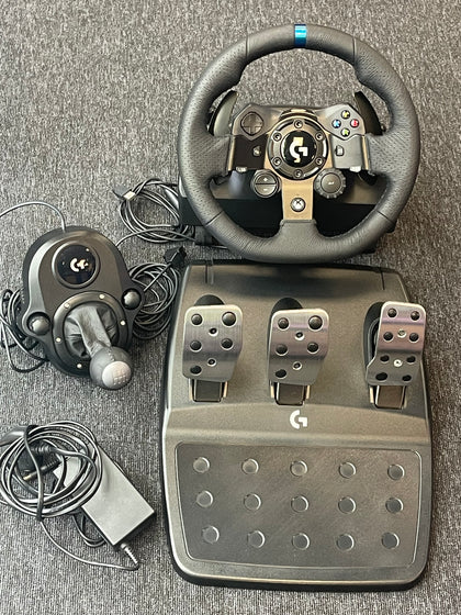 Logitech G923 Racing Wheel, Pedals + Shifter - Xbox / PC
