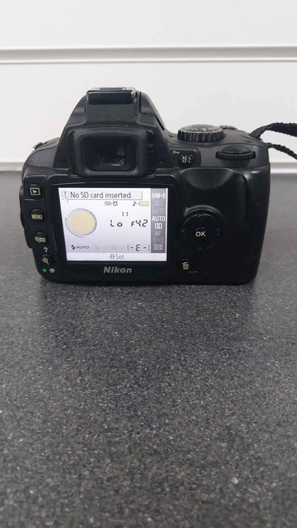 Nikon D40 6M + 18-55mm black unboxed with 3x batteries and charger