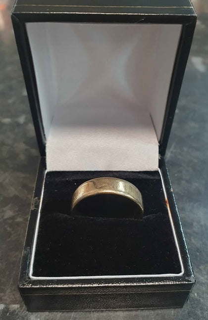 9ct Yellow Gold Band - Size R - 5.7G