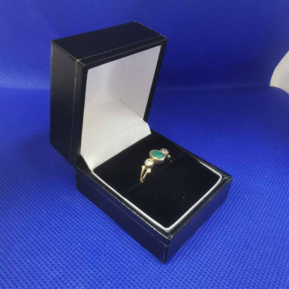 9ct Triple Stone Gold Ring (375 Hallmarked & Tested) Size:M, Weight: :2 Grams -- Box Included