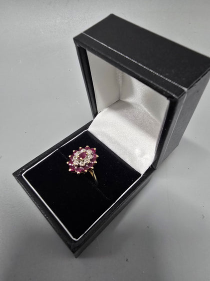 9ct Gold Ring with light Purple and white stones 375 2.2g Size P