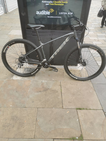 Trek Marlin 5 Hardtail Grey Medium Frame 16 Speed 29