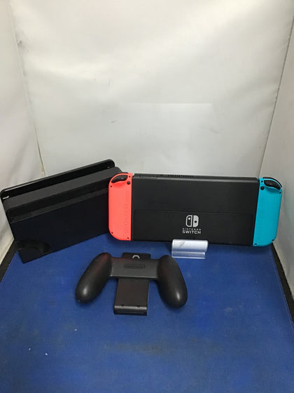 Nintendo Switch + Docking Station