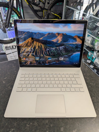 Microsoft Surface Book  Laptop/Tablet i5 8gb