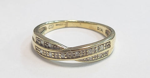 9ct Yellow Gold Ring With Clear Stones - 1.91G - Size L - Hallmarked