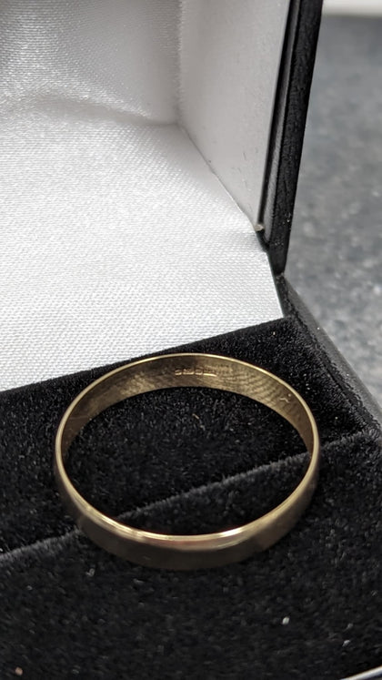 375 9CT HALLAMARKED, YELLWO GOLD, WEDDING BAND, SIZE: Y, 1.6G, PRE OWNED, BOXED