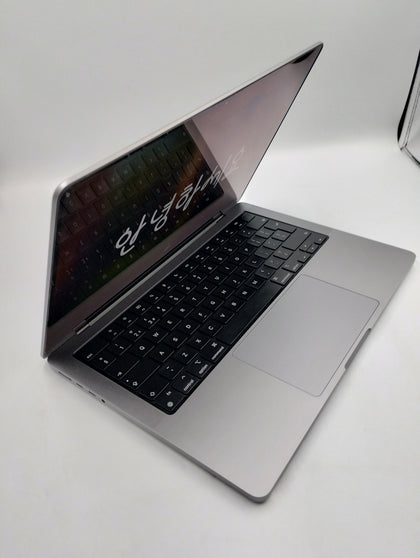 MacBook Pro 14-inch (2021) - Apple M1 Pro 8-core and 14-core GPU - 32GB RAM - SSD 512GB - QWERTY - English