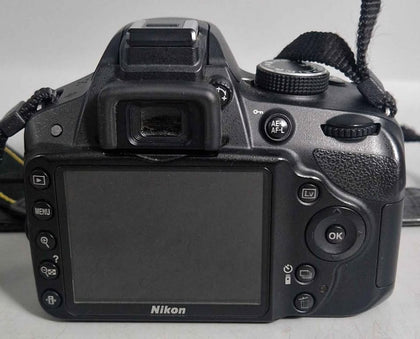 Nikon D3200 24M Body Only 2x batteries and Charger