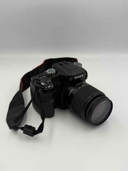 *Sony Alpha 100 DSLR-A100 10.2M + 18-70mm