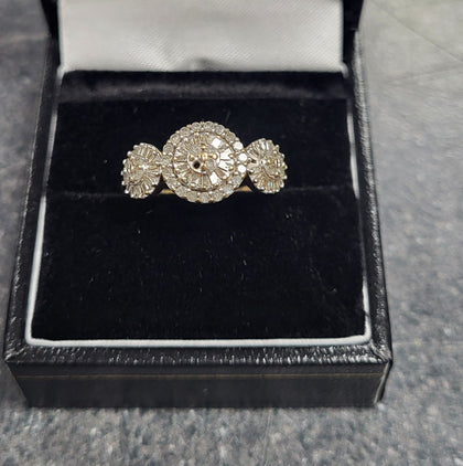 9Ct Yellow Gold Cluster Ring With Clear Stones - 2.3G - Size N. Hallmarked