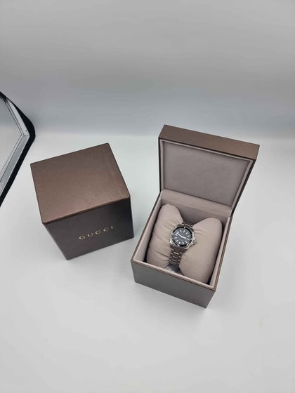 Gucci YA136403 136.4 Dive Black Dial Quartz Ladies Watch -  Steel Bracelet - Boxed With Spare Link And Papers