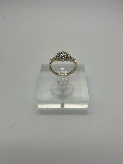 Gold Diamond Ring - 9ct - 2.7g - Size 'R'.