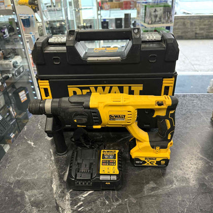 DeWalt DCH133p1 18V Brushless SDS+ Hammer Drill + 5.0AH Battery Charger Case