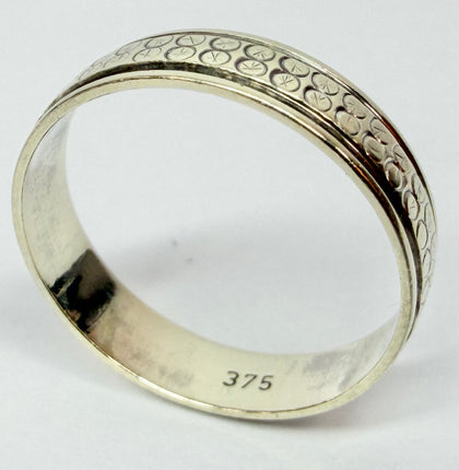 9ct white gold wedding band ring size O1/2