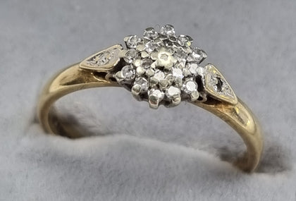 9ct Gold diamond cluster ring