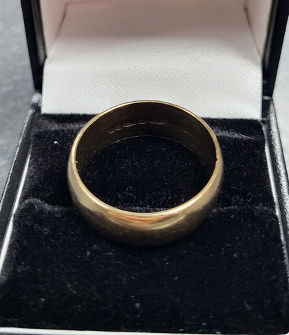 9ct Yellow Gold Band - 6.6g - Size U. Hallmarked