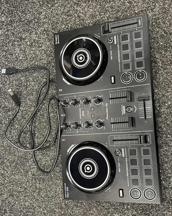 Pioneer DJ DDJ-200 DJ Controller | Cash Generator