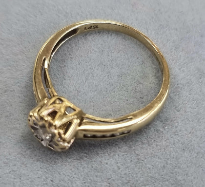 9ct Gold Diamond ring Size N