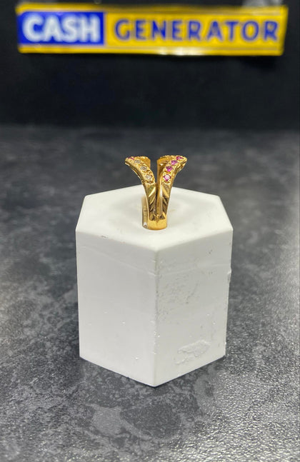 22ct Gold Red Stone C/Z Wishbone Ring (Size L) 3.26g