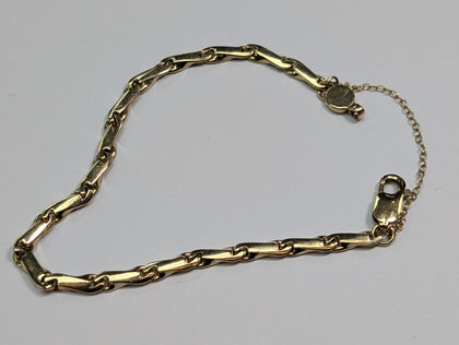 9ct Gold Figure Of Eight Bracelet With Safety Chain