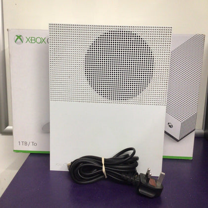 Microsoft Xbox One S 1TB - no controller