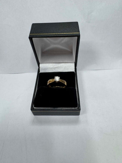 9ct 2.82g Gold Ring - Size N - **Hallmarked**