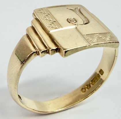 9ct yellow gold rectangle signet ring with the letter J size S