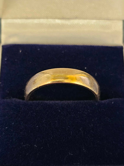 9ct Gold Ring (Size T) Apx 4.8g