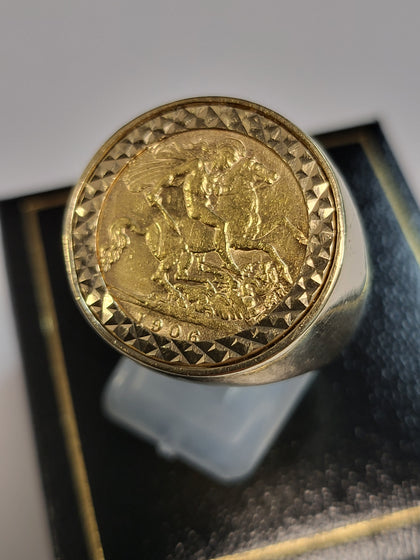 9ct Mounted 22ct Half Sovereign (1906) Ring  - 10.44g gross - Size Y