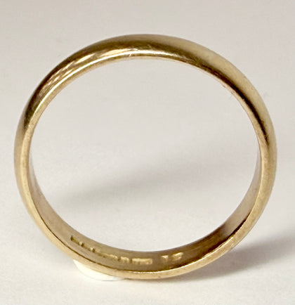 9ct Gold Wedding Band Size Y.5