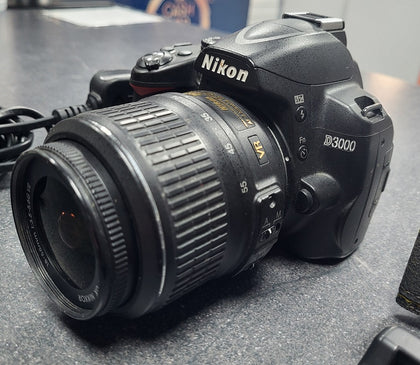 Nikon D3000 - Digital Camera - SLR - 10.2 MP - APS-C - 3x Optical Zoom AF-S DX 18-55mm Lens