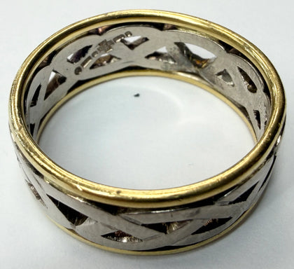 18ct yellow and white gold celtic knot ring size U 1/2