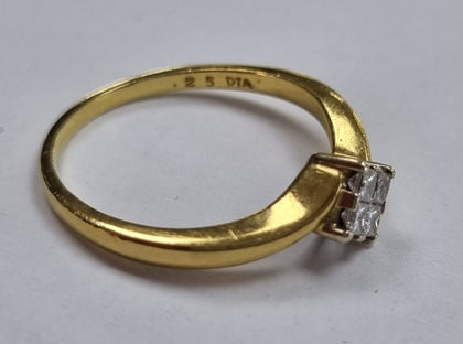18ct Gold Diamond Ring 0.25ct Size  Q