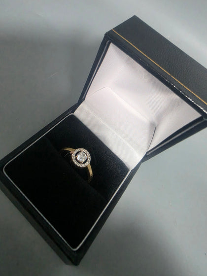 9CT Gold Ring With Stones 375 1.5G HM Size N