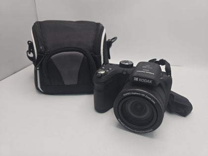KODAK PIXPRO AZ405 DIGITAL CAMERA + CASE