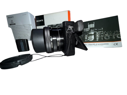 Sony A6000 Mirrorless Camera with 16-50mm lens & 2 extra batteries ** 2 year warranty**