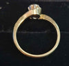 18ct Yellow Gold Twist Ring with Clear Stone - Size K - 2.84g