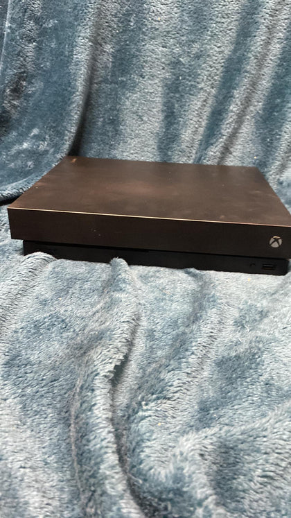 XBOX ONE X 1TB