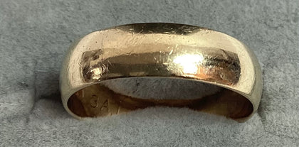 9ct yellow gold ring size Q