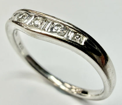 18ct White Gold Wishbone Ring size 0 1/2