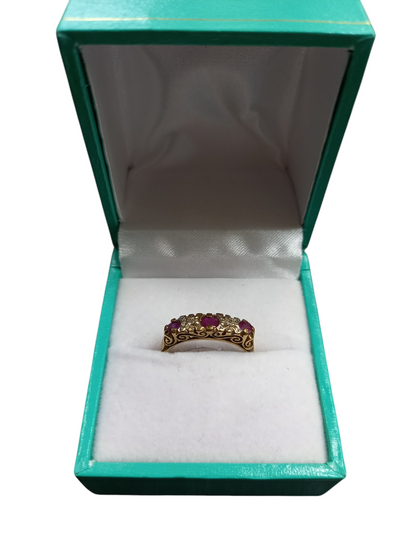 9ct gold ring with amethyst stones size L